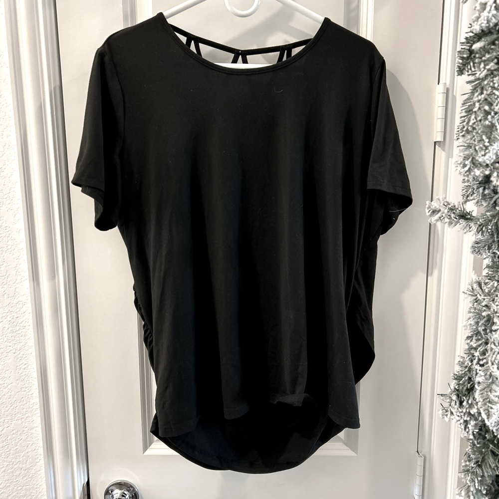 Black t-shirt. Cute detail in the back. SHEIN 2x.